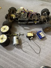 Tamiya Rc Car 4 WD Rennmotor 1/10 mit Zubehör