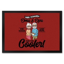 Hier wohnen Oma & Opa