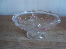 GLAS TELLER AUF FUß / GEBÄCKTELLER / MIT RELIEF / WEIß &  ROSA