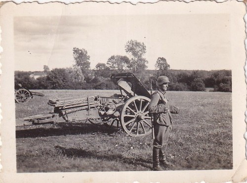 Foto soldat mit stahlhelm - -, +