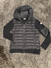 Schwarze Moncler, Cardigan