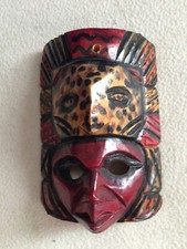 Holzmaske Handarbeit aus