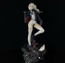 DC Harley Quinn Figur Harleen
