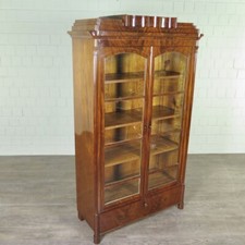 24319 Vitrine Geschirrschrank