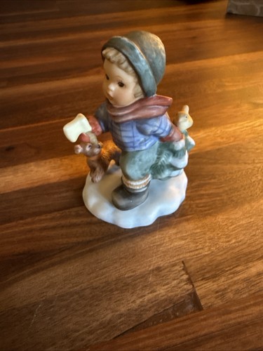 Goebel hummel figurine - hummel, o