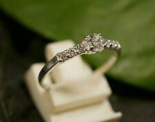 Klassischer 925 Silber Ring BEE Größerer Zirkonia Kleinere Seitensteine 1,8 cm