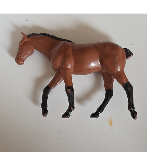 Pferd dekofigur aus kunststoff - dekofigur,