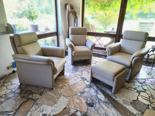 3 hochwertige Ledersessel von MEISTERSTÜCKE u. Hocker mit Lederkissen, unbenutzt