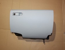 Mercedes Benz W204 S204 C Klasse Handschuhfach Ablagefach Grau A 2046802691 7L26