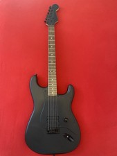 Squier By Fender Stratocaster Heavy Custom Mod Stealth Black