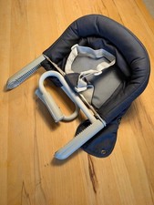 Inglesina Fast Faltbarer Tischsitz  (0-15Kg) Farbe Marina 