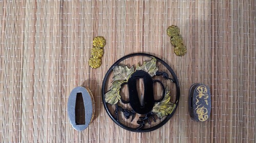 Tsuba kashira menuki - tsuba,kashira,menuki, und