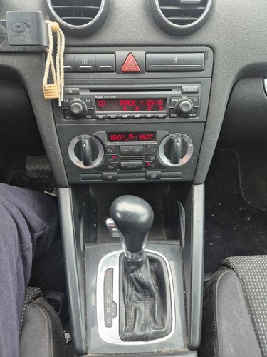 Audi 2004 radio - audi, a3