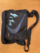 Nike Tasche Umhängetasche/Badetasche in der Farbe Schwarz Guter Zustand