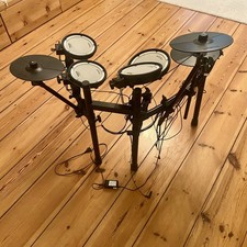 ROLAND TD1-DMK E-Dum Set + FD-8 Hi Hat Controller + KD-9 Kick Drum