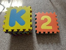 Puzzle Spielmatte EVA – 39 Stück (9 große + 30 kleinere) – Zahlen & Buchstaben