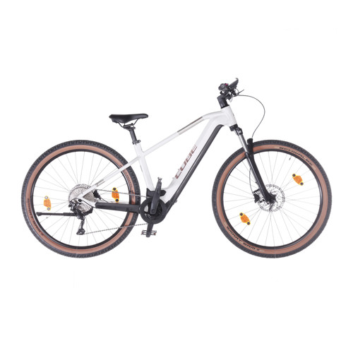 Cube reaction hybrid one - cube,