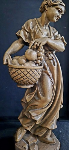 Geschnitzte holzfigur - geschnitzte,