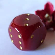 alter DDR Würfel 43,53 g Kunststoff Catalin 3,3 cm x 3,3 cm / ev 672(93)