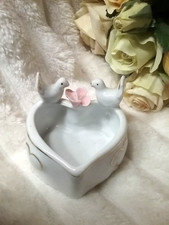 Dose mit Tauben und Porzellanblüte, Hochzeitsdeko