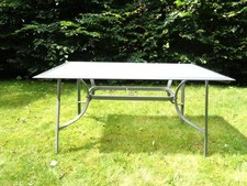 Glastisch, Terrassentisch