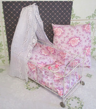 Antik Puppenbett Babybett L 26cm Gitterbettchen mit Rädern Himmel Metall 30er J