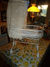 Große wunderschöne Puppenwiege Metall um 1900 mit A.M. Puppe top Zustand Nachlaß