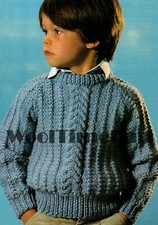 Strickanleitung. Klassischer Pullover mit Rundhalsausschnitt und Zopfmuster für Kinder/Jungen/Mädchen. 