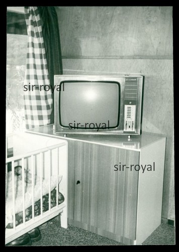 Ddr fernseher neben kinderbett - fernseher,
