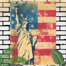 Freiheitsstatue mit USA Flagge