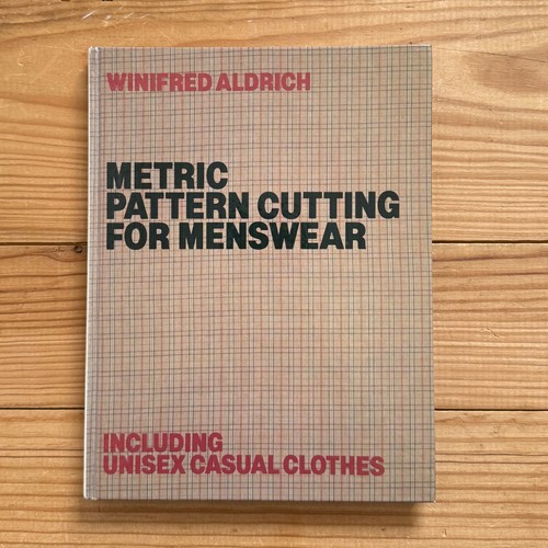Metric pattern cutting - pattern,