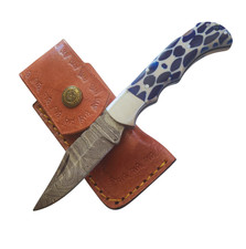 Handgemachtes Damastmesser mit blauem Mosaikgriff & Lederscheide