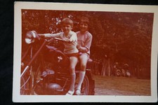 Foto Kinder auf Motorrad ca