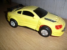 Roboterauto Transformer gelb