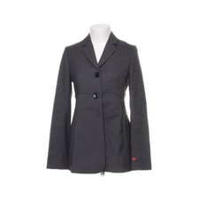 Personal Affairs, Mantel