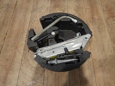 Wagenheber + Radschlüssel