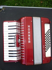 Hohner Akkordeon Student IV N