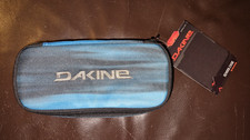 School Case von Dakine in blau schwarz