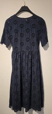 Dunkelblaues Sommerkleid von