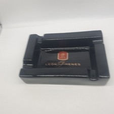 Zigarrenascher Leon Jimenez