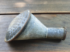 Tülle für eine kleinere alte Zink-Gießkanne aus verzinktem Stahl, schön alt
