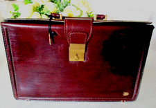 Aktentasche Feinstes- weinrotes Leder  Herren/ Damen 37cm-25cm-10 cm