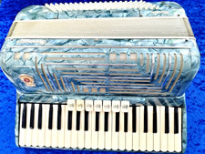 Marinucci Akkordeon, 120 Bass, gewartet, sehr gepflegt, mit Koffer!