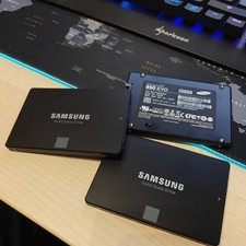 Samsung SSD 850 EVO 250GB, 2.5" / SATA 6Gb/s Lesen 540MB/​s Schreiben 520MB/​s