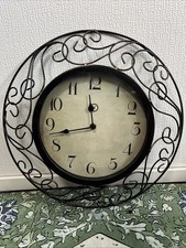 Dekorative Wanduhr im