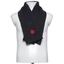 Prada Linea Rossa, Schal