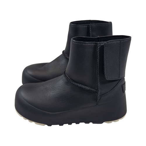 Ugg classic streetscape - ugg, boot