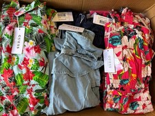 Restposten Geschäftsauflösung Guess Kinderkleidung