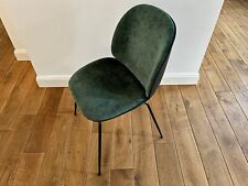 GUBI - Stuhl „Beetle Dining“, Kunststoff mit Frontpolsterung