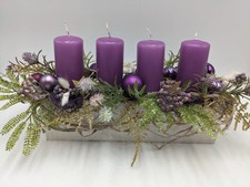 Adventsgesteck Kugel Stern Beeren lila